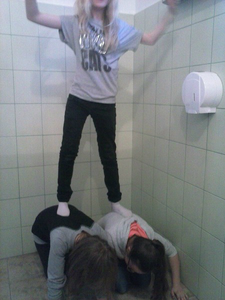 AHAHHAHA PIRAMIDA 