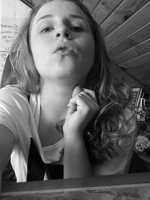 I Wanna Kiss You !!!