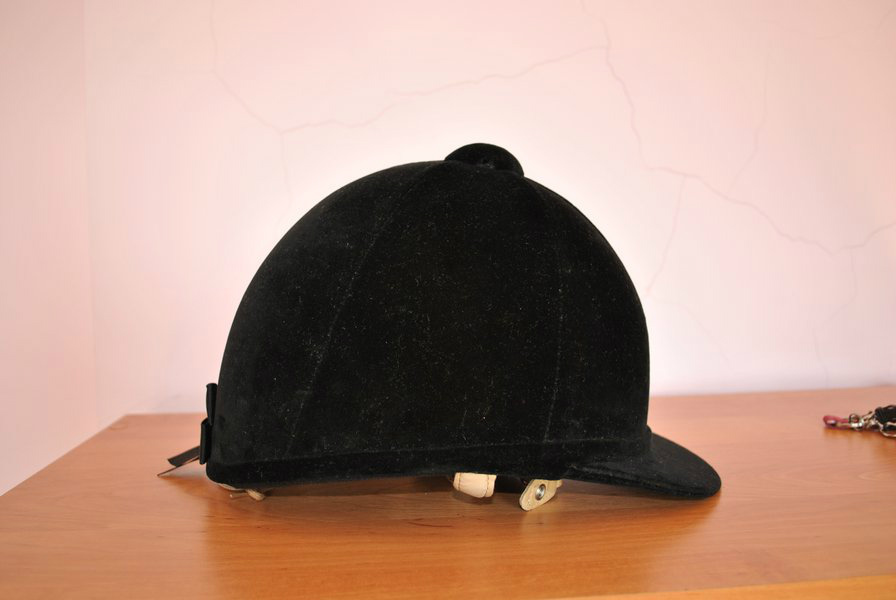 SPRZEDAM kask Charles Owen