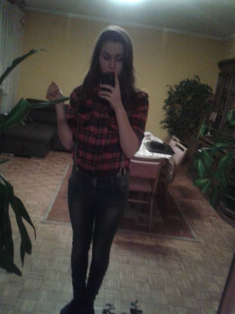y,  nie umiera. 