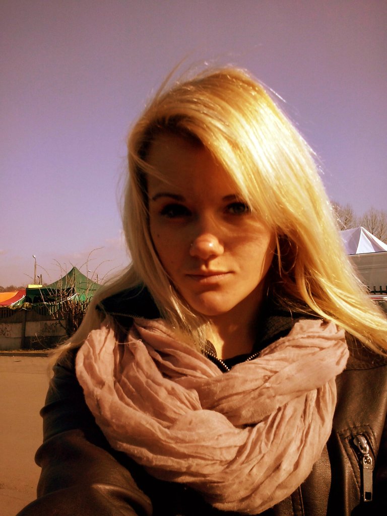 Wam >.