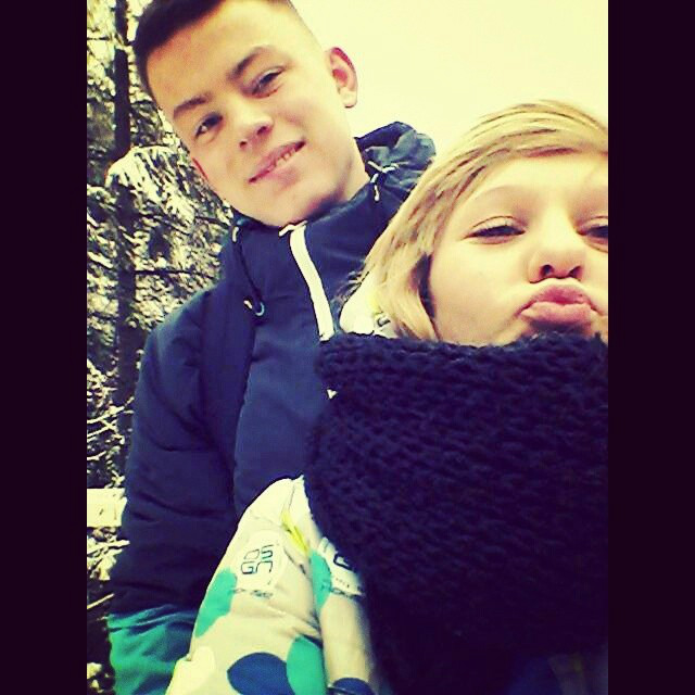 gry 