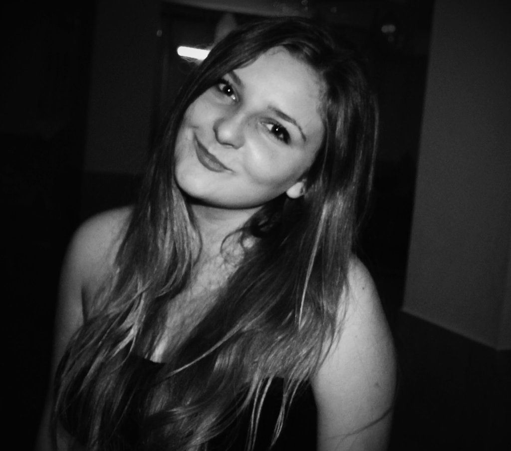 smiling Cassie
