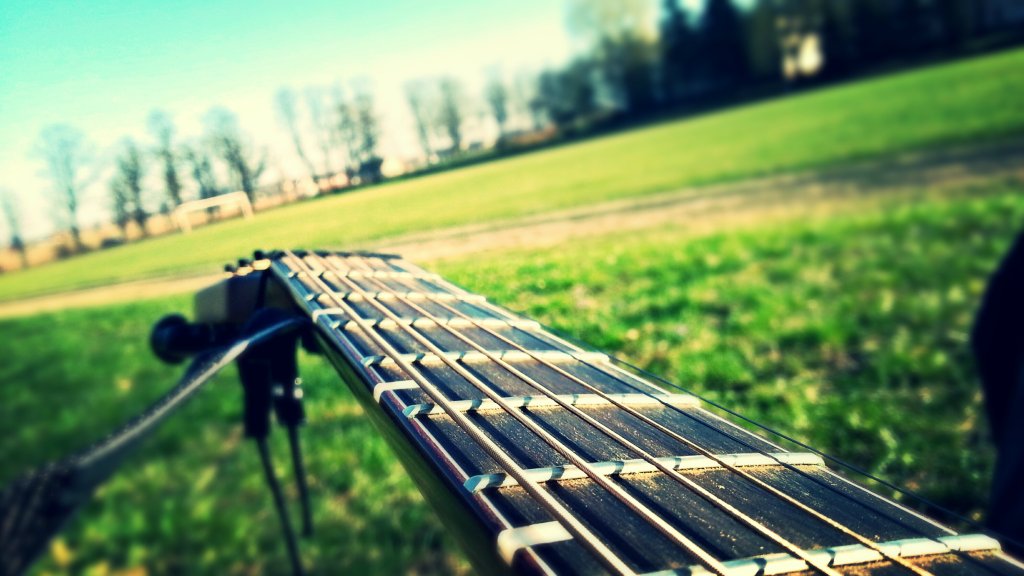 6 strings , melancholy , ME .
