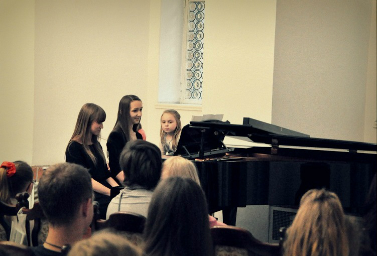 koncert.
