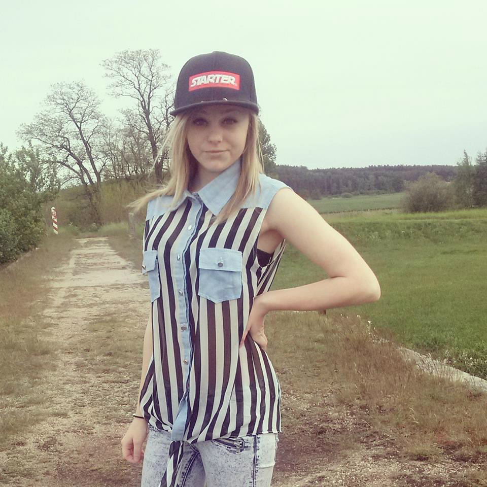 :> 