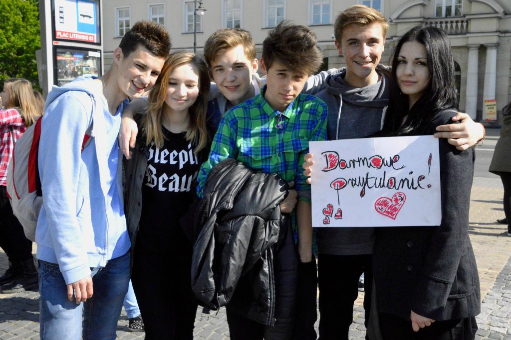 Free Hugs