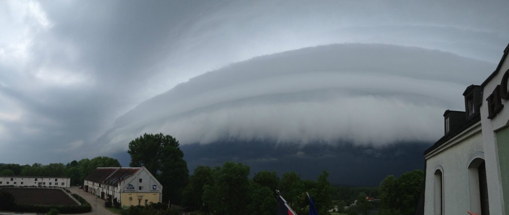 shelf cloud