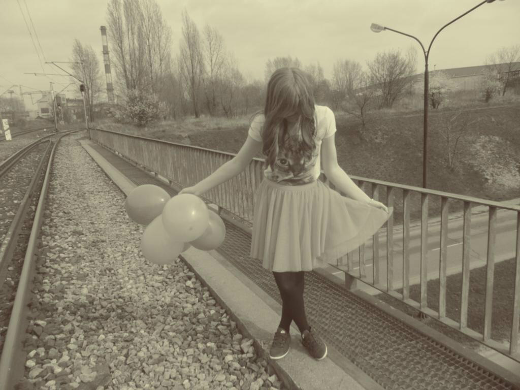...)