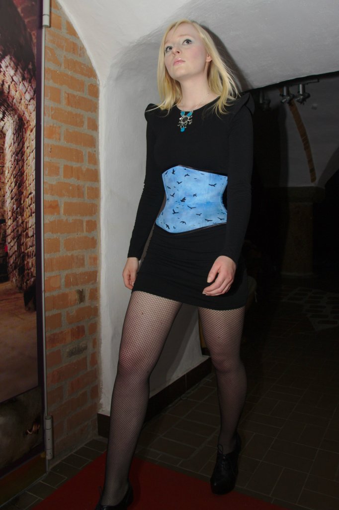 Fly corset, fly!
