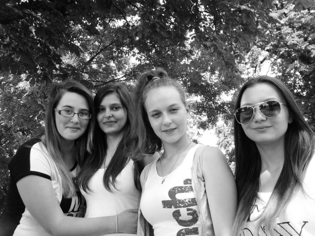 Laseczki:*