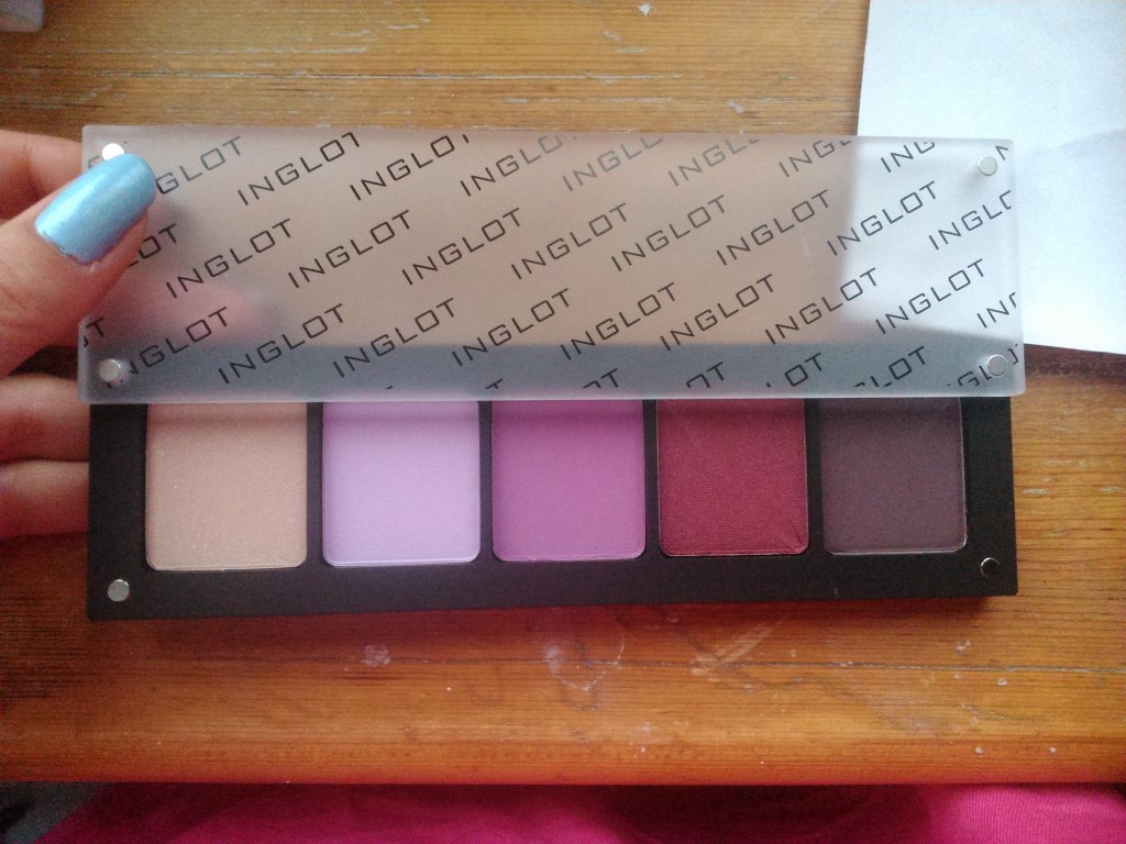 Inglot