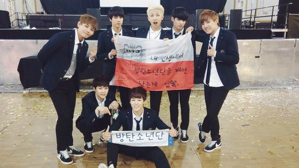 1st fanmeeting in Europe. RWeL8?