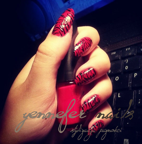 14. Czerwona zebra.
