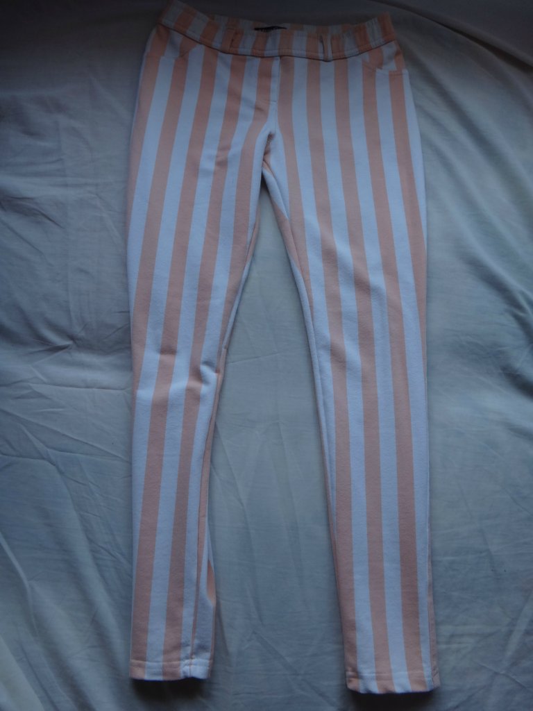 Legginsy w paski