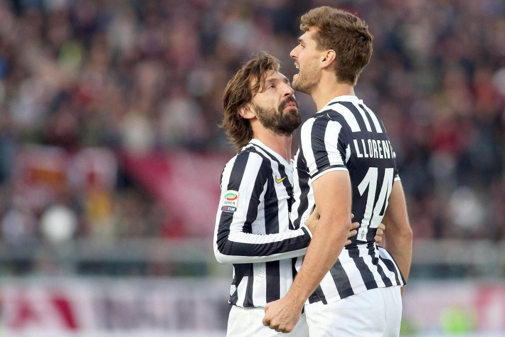 Pirlo i Llorente.