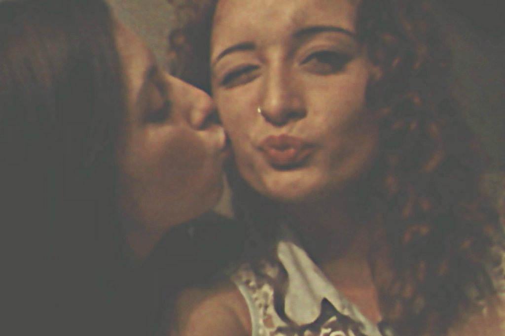kiss