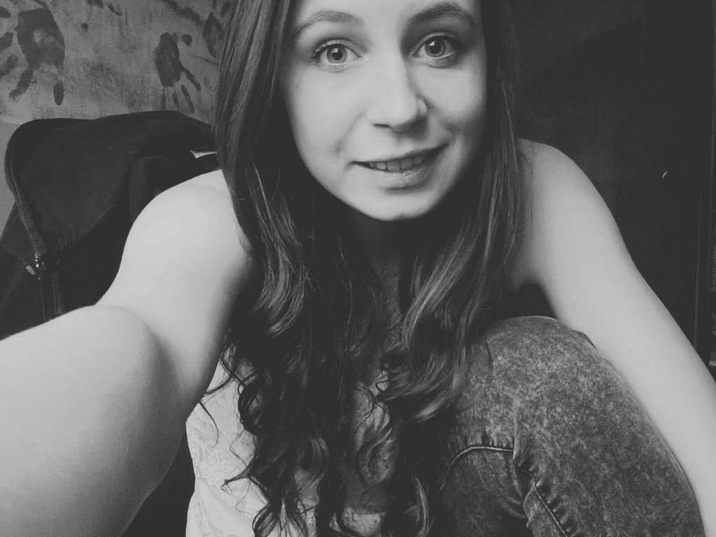 32O.