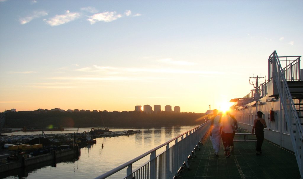 Sunrise Darling ! No sleeping!