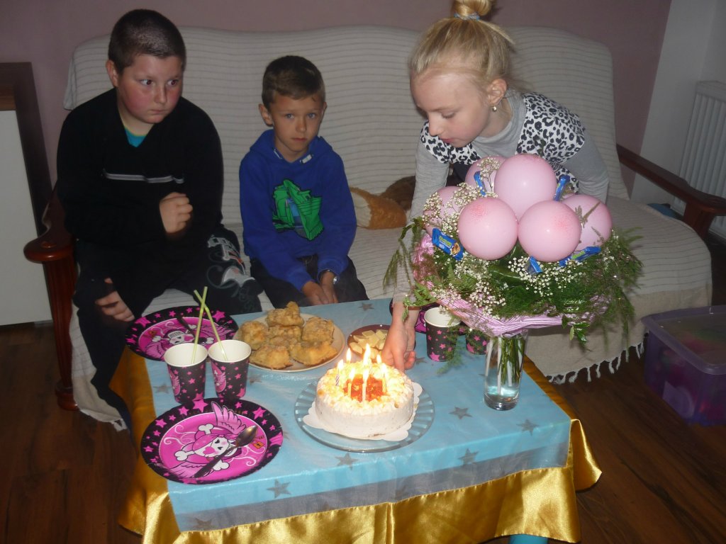 8 lat