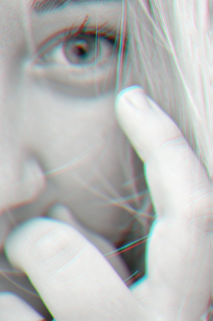 .. : > 