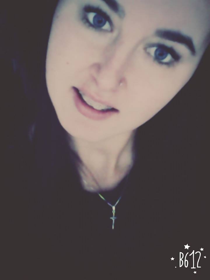 :>