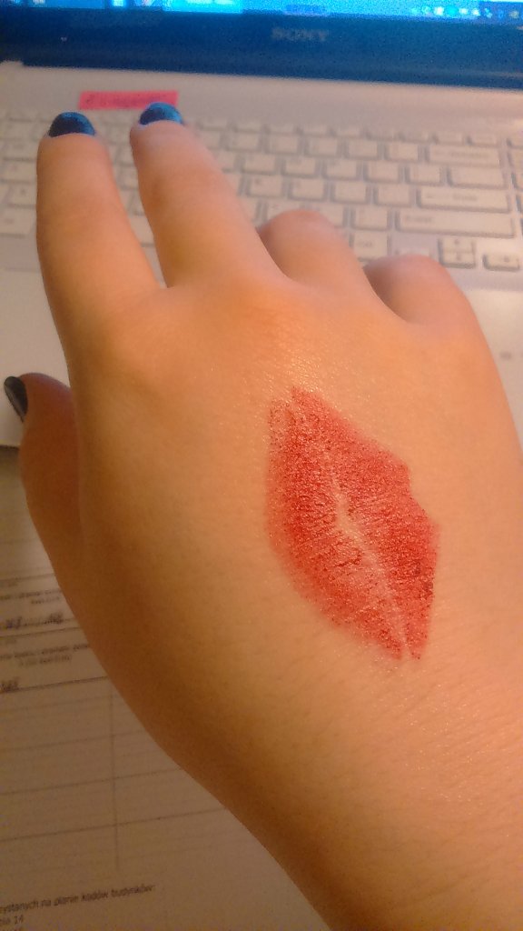 perfect lips .