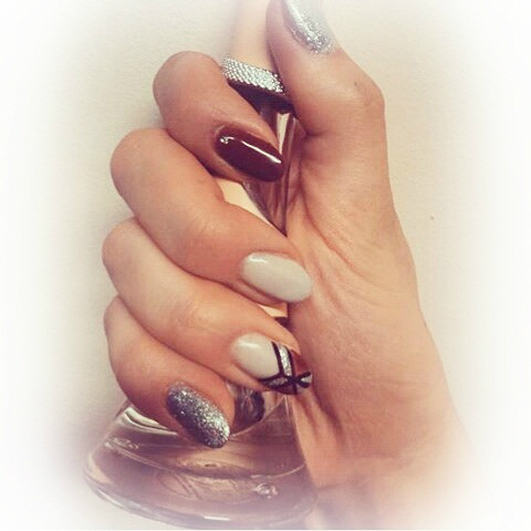 nails