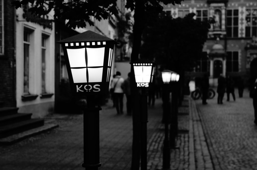 Lights.