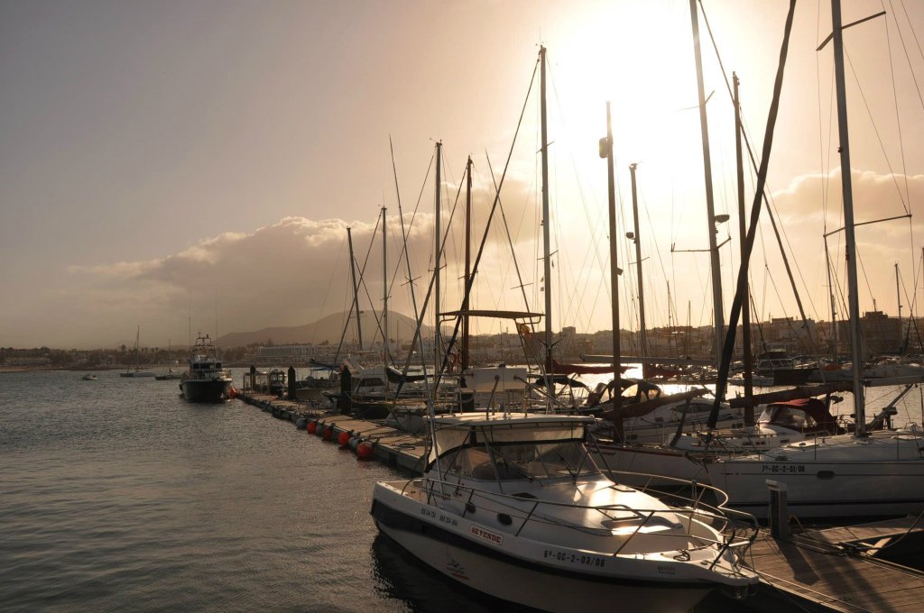 Fuerteventura.Port w Corralejo.