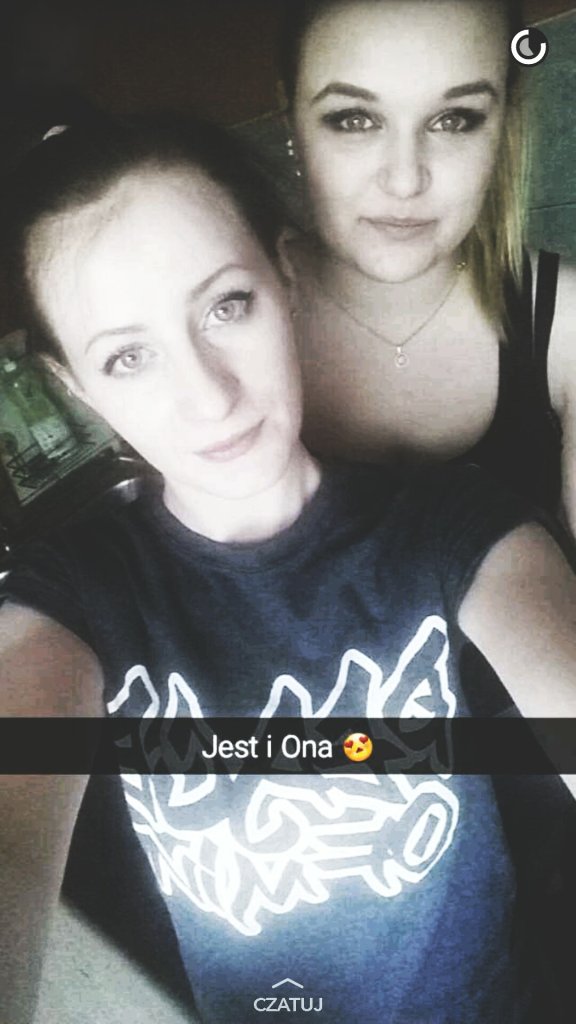 Jest i ona