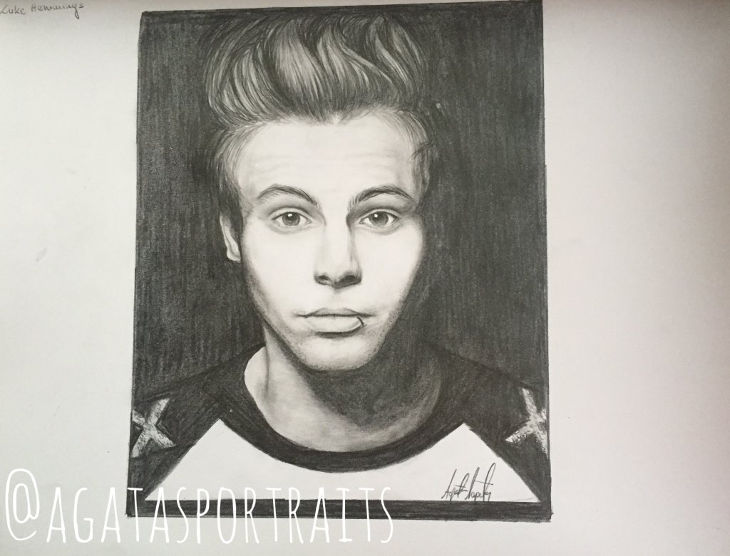 Luke Hemmings portrait 