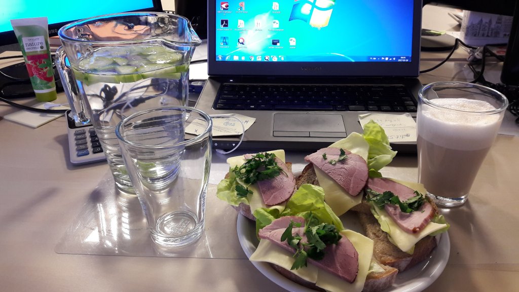 Sniadanie w pracy