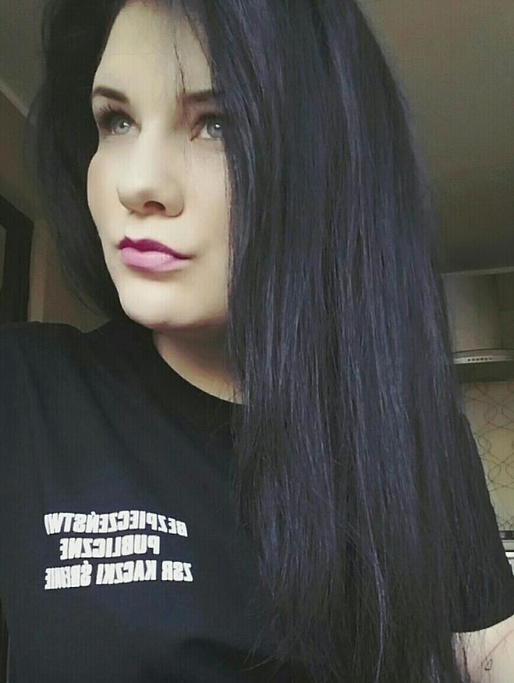 < 33