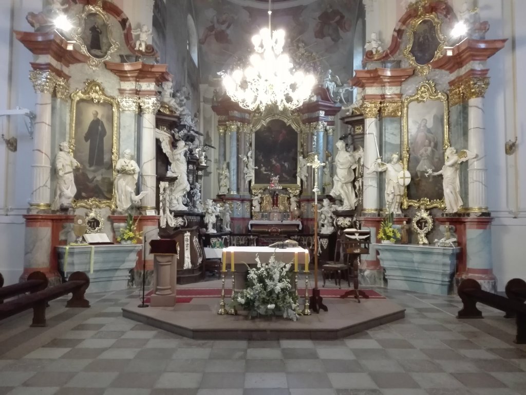 Klasztor,poranna msza w.
