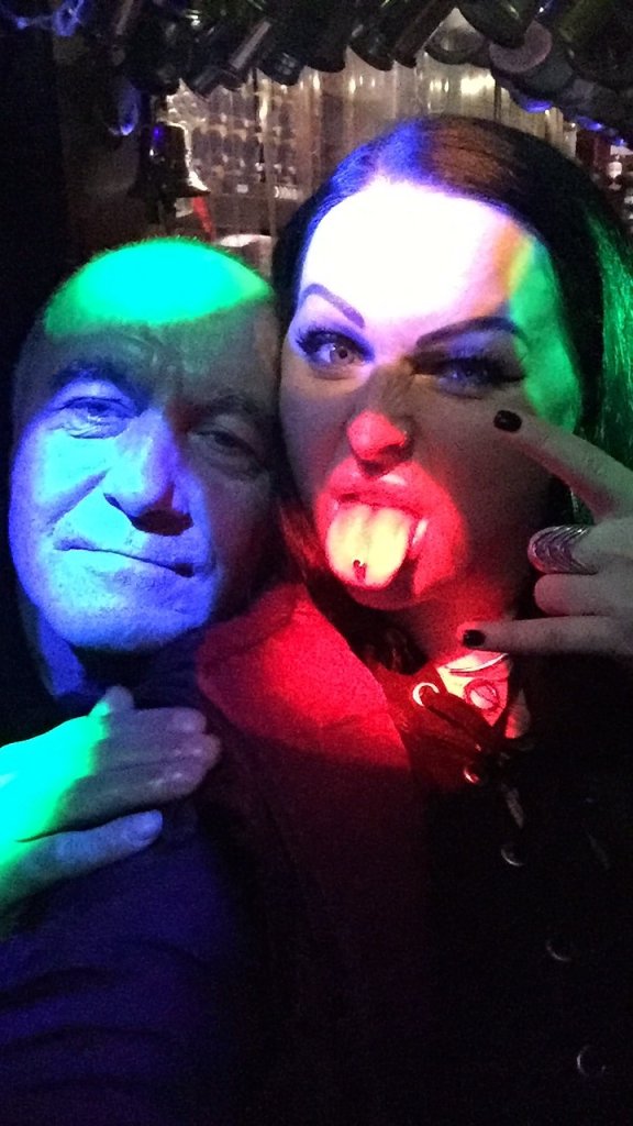 Horns up.Metal party.Hell Yeah 