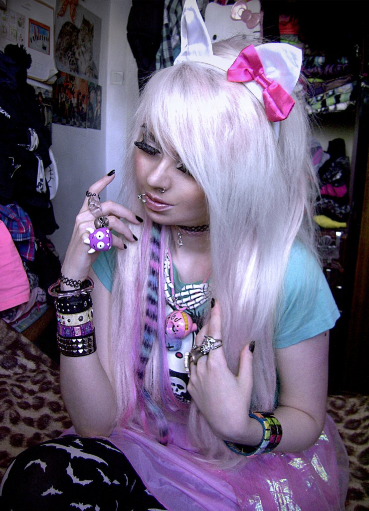 Hello Kitty girl ;3.