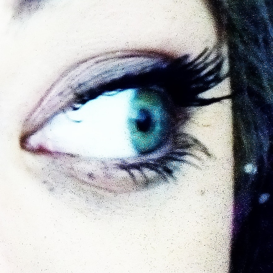 Green eye. 