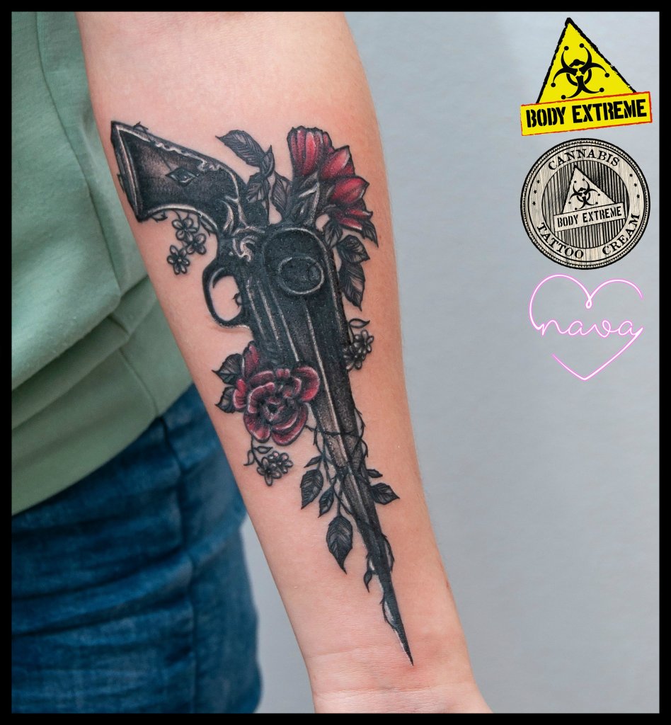 Tatua Legnica Nava tattoo