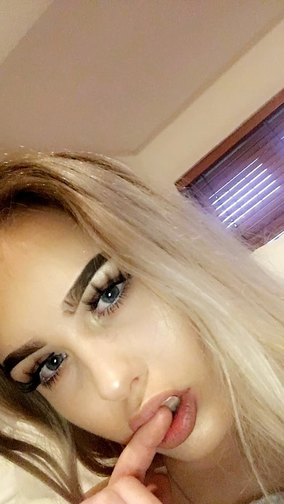 Angelika - Szczliwa Nimfomanka