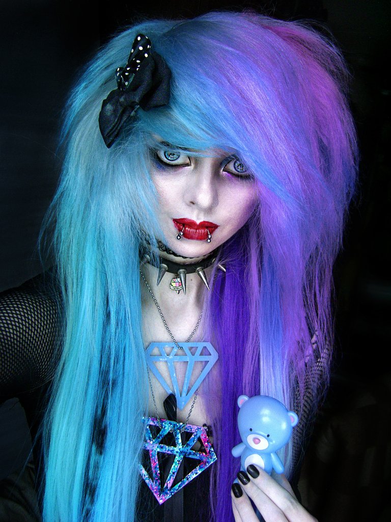 HALF BLUE HALF VIOLET