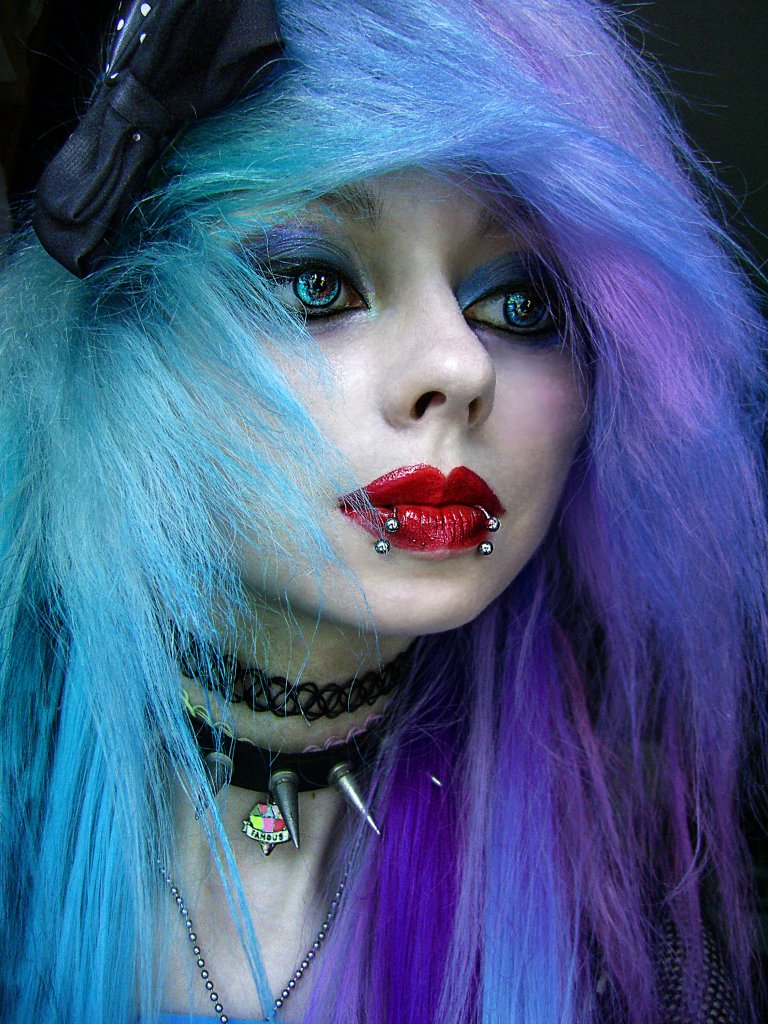 HALF BLUE HALF VIOLET