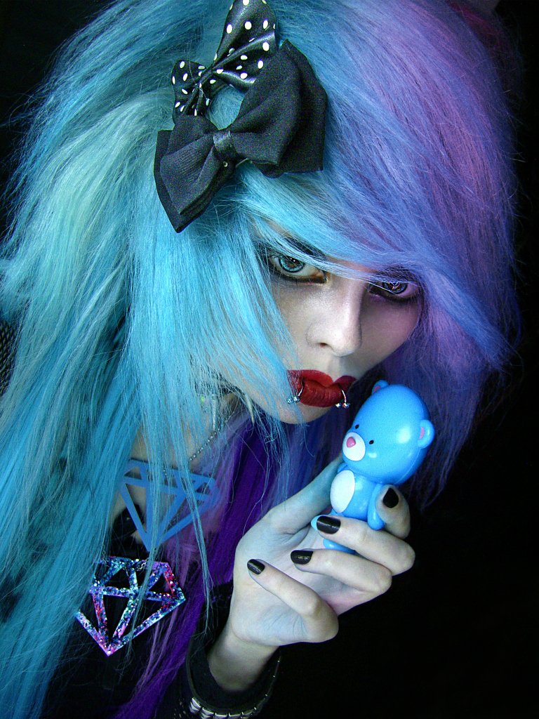 HALF BLUE HALF VIOLET