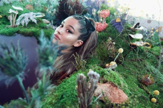 Ariana Grande.