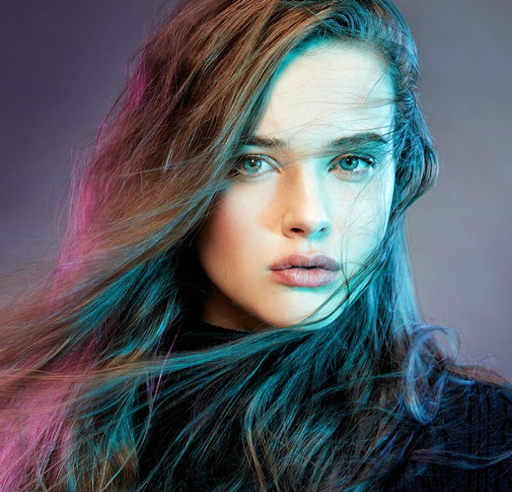 Katherine Langford.