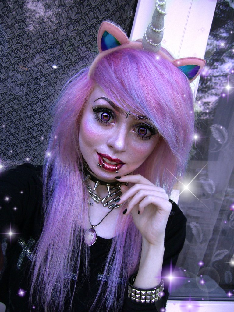 PASTEL GOTH UNICORN