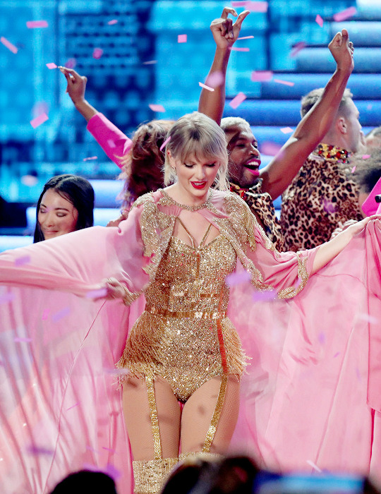 Taylor Swift.