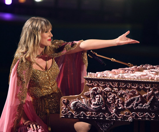 Taylor Swift.