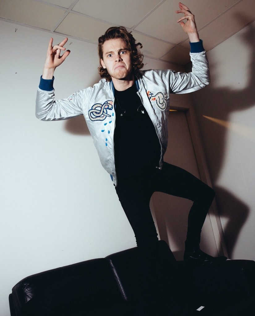 Luke Hemmings.