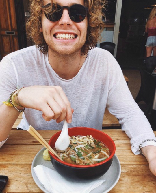 Luke Hemmings.